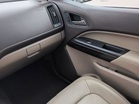 Used 2016 GMC Canyon SLT w/ Driver Alert Package image 16