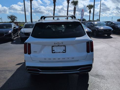 Used 2022 Kia Sorento SX AWD/4WD image 5