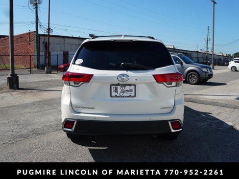 Used 2018 Toyota Highlander Limited FWD image 4