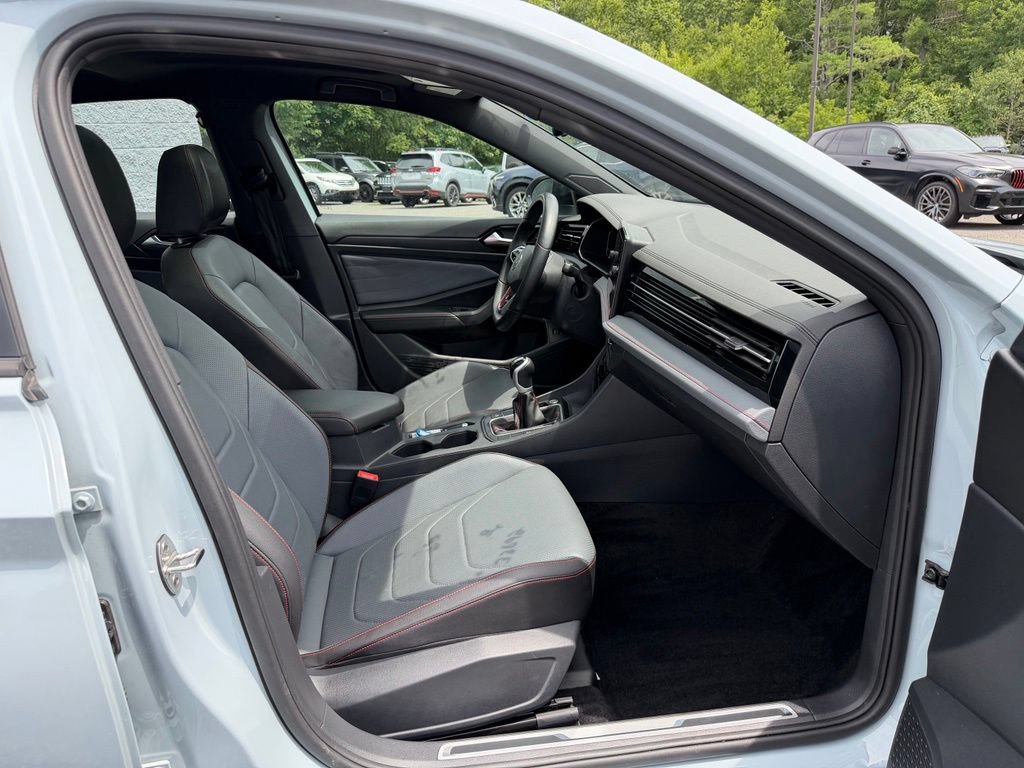 Used 2025 Volkswagen Jetta GLI Autobahn FWD image 14