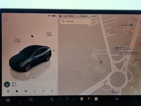 Used 2024 Tesla Model Y 2WD image 23