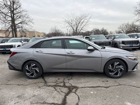 New 2026 Hyundai Elantra Limited image 7