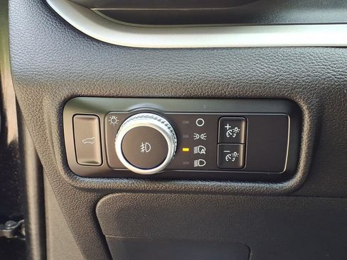 Used 2023 Ford Explorer XLT w/ Equipment Group 202A AWD/4WD image 23