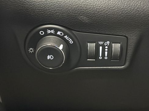 Used 2025 Jeep Compass Limited AWD/4WD image 26