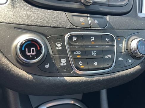 Used 2024 Chevrolet Malibu LT FWD image 38