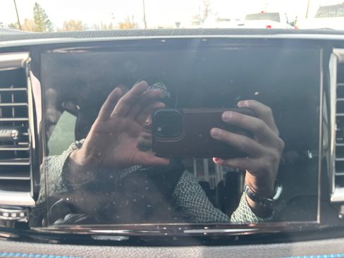 Used 2021 Chrysler Pacifica Touring-L image 19