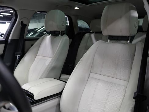 Used 2019 Land Rover Range Rover Velar R-Dynamic SE AWD/4WD image 11