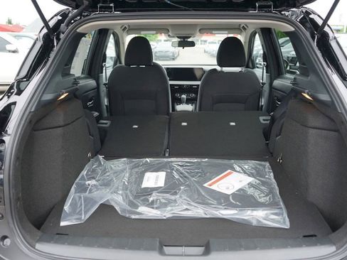 Used 2025 Nissan Kicks SV image 31