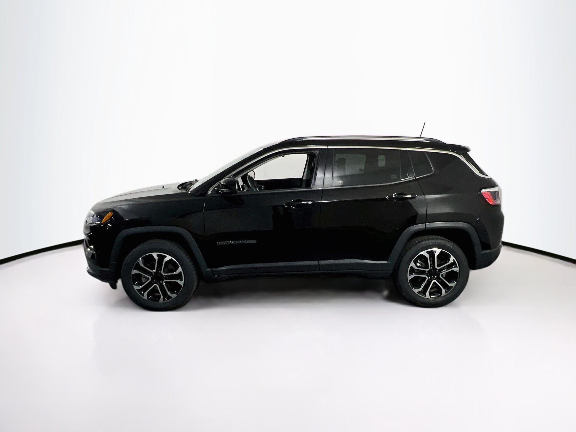 Used 2022 Jeep Compass Limited AWD/4WD image 8