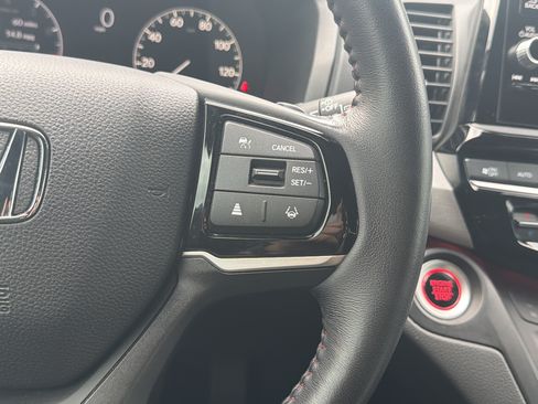 Used 2025 Honda Odyssey Sport-L image 19