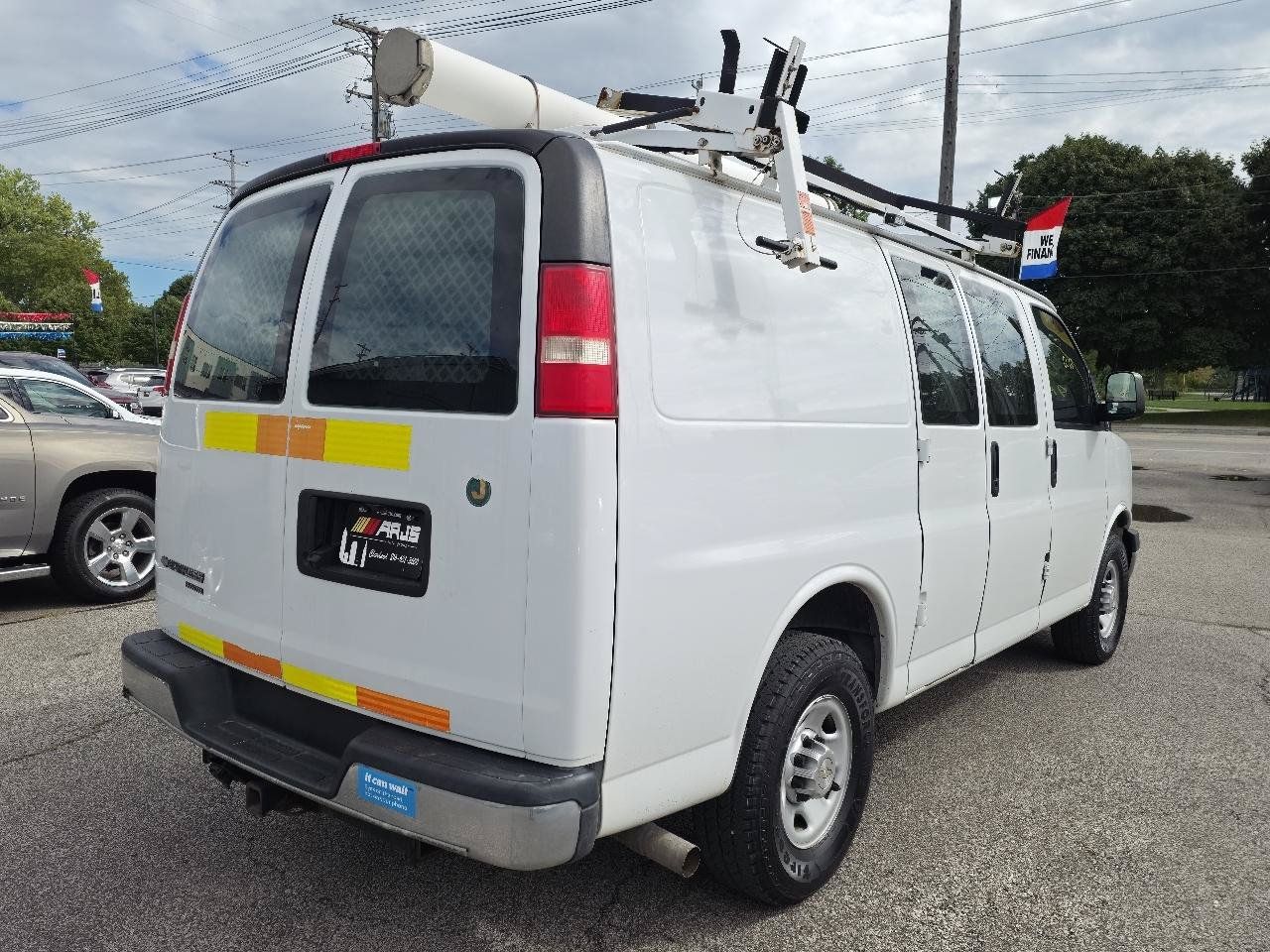 Used 2014 Chevrolet Express 2500 RWD image 5