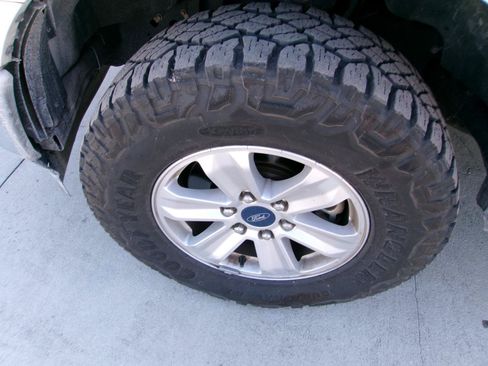 Used 2020 Ford F150 XL w/ Equipment Group 101A Mid AWD/4WD image 9