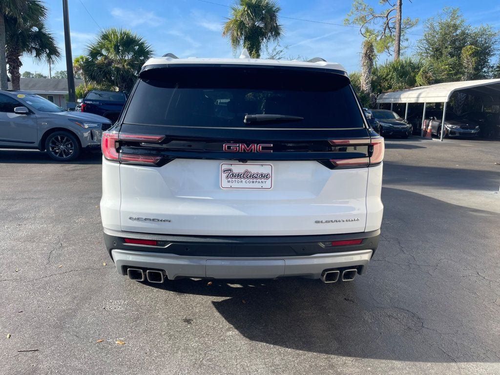 Used 2026 GMC Acadia Elevation w/ Elevation Premium Package FWD image 4