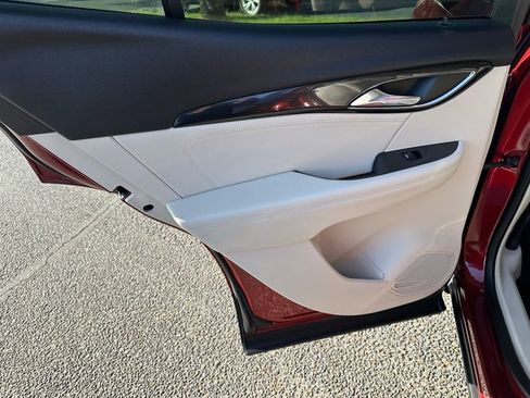 Used 2022 Buick Envision Essence w/ Technology Package I image 16