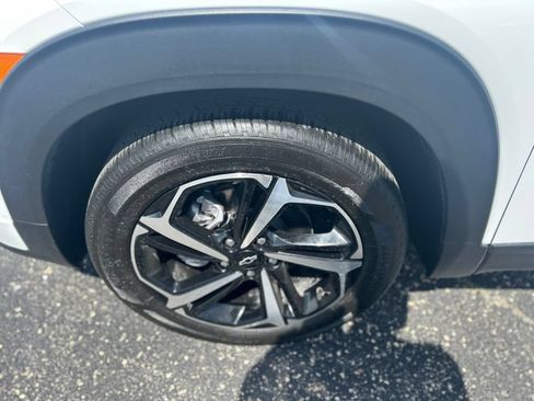 Used 2023 Chevrolet TrailBlazer RS w/ Sun and Liftgate Package FWD image 35