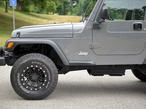 Used 2004 Jeep Wrangler 4WD w/ 30" Tire & Wheel Group image 19