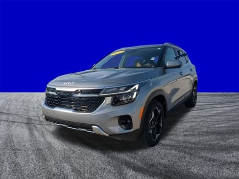 Used 2024 Kia Seltos EX FWD image 8