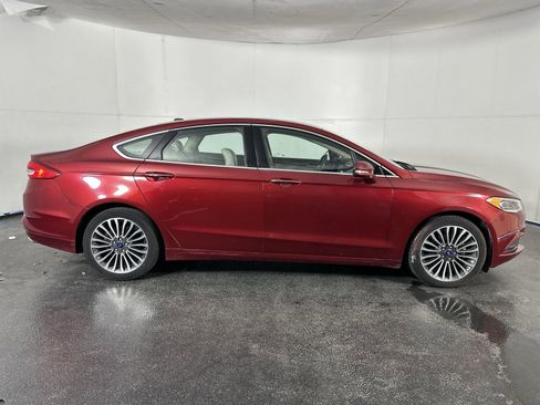 Used 2018 Ford Fusion SE w/ Fusion SE Technology Package image 13
