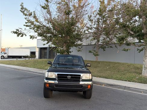 Used 1999 Toyota Tacoma 4x4 Xtracab V6 image 3