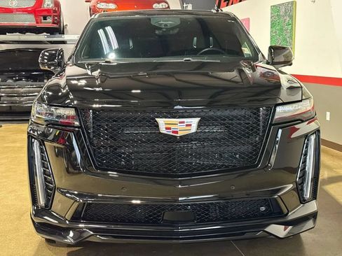 Used 2023 Cadillac Escalade ESV V AWD/4WD image 59