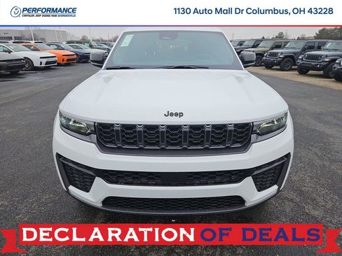 New 2026 Jeep Grand Cherokee Altitude AWD/4WD image 2