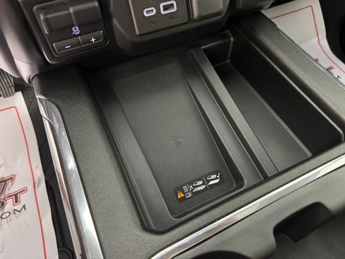 Used 2019 Chevrolet Silverado 1500 LTZ w/ LTZ Premium Package AWD/4WD image 21