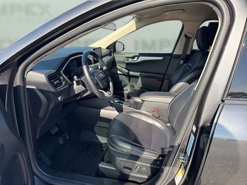 Used 2020 Ford Escape SEL image 9