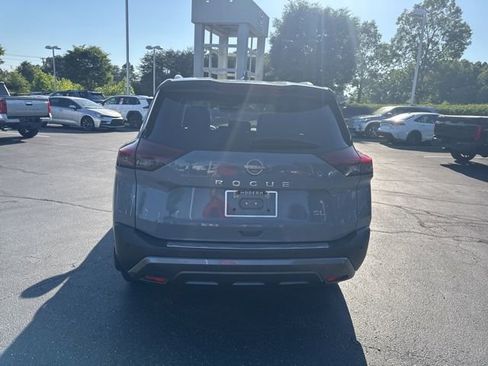 Used 2023 Nissan Rogue SL w/ SL Premium Package FWD image 5