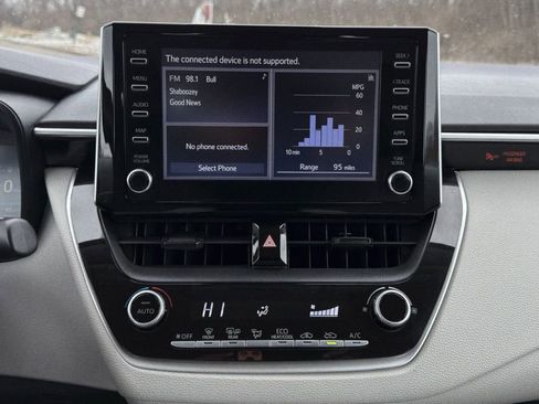 Used 2020 Toyota Corolla LE image 9