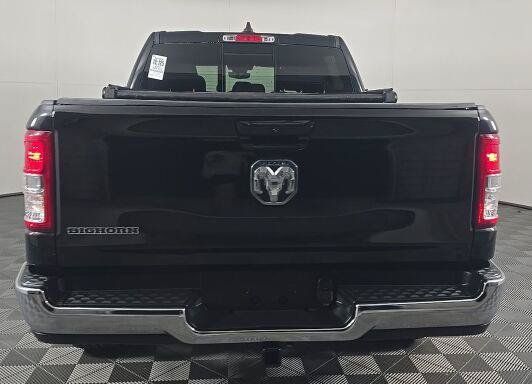 Used 2022 RAM 1500 Big Horn AWD/4WD image 3