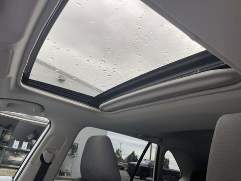 Used 2019 Toyota RAV4 XLE AWD/4WD image 19