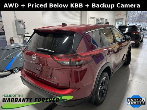 Used 2024 Nissan Rogue SV image 9