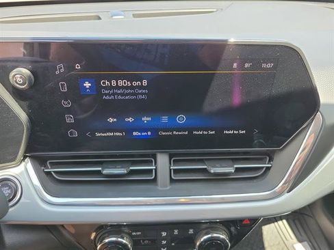 Used 2025 Chevrolet Trax LT FWD image 11