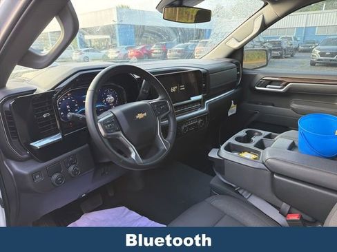Used 2025 Chevrolet Silverado 1500 LT RWD image 4