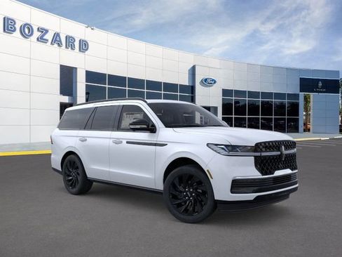 New 2025 Lincoln Navigator Reserve w/ Jet Appearance Package image 7