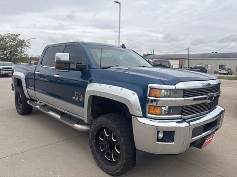 Used 2015 Chevrolet Silverado 2500 LTZ w/ Duramax Plus Package AWD/4WD image 8