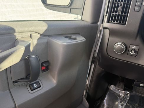 Used 2021 Chevrolet Express 3500 w/ Power Convenience Package image 21