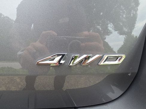 Used 2022 Ford Explorer XLT AWD/4WD image 12