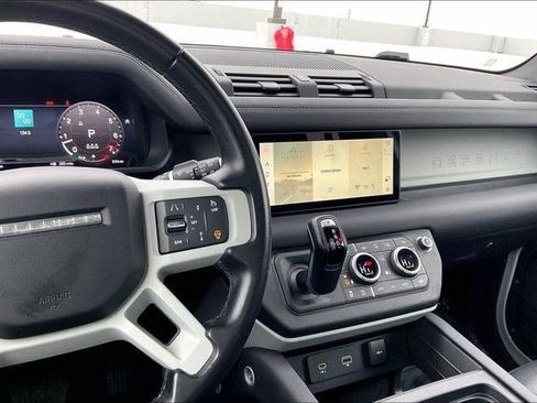 Used 2024 Land Rover Defender 110 S image 6