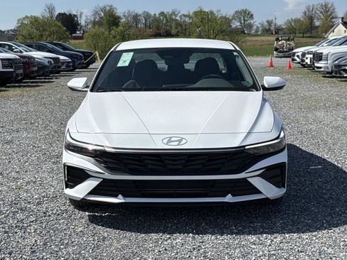 New 2026 Hyundai Elantra SE FWD image 16
