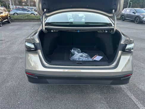 New 2026 Nissan Sentra SV w/ SV Convenience Package FWD image 18