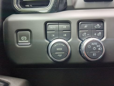 Used 2023 GMC Sierra 1500 AT4 w/ Technology Package image 22