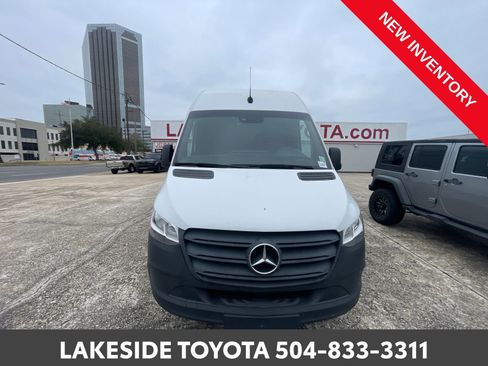 Used 2023 Mercedes-Benz Sprinter 144 Cargo w/ Acoustic Package image 9