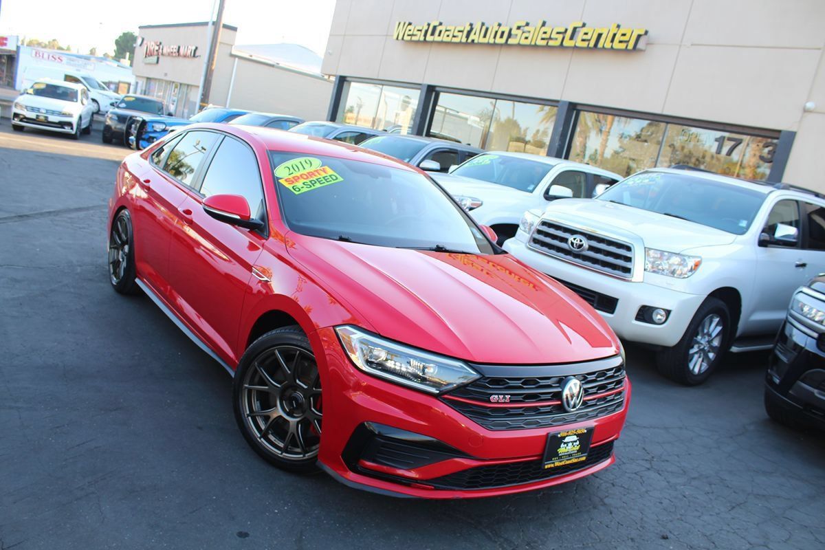 Used 2019 Volkswagen Jetta GLI FWD image 32