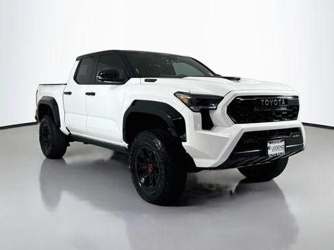 Used 2024 Toyota Tacoma TRD Pro AWD/4WD image 4