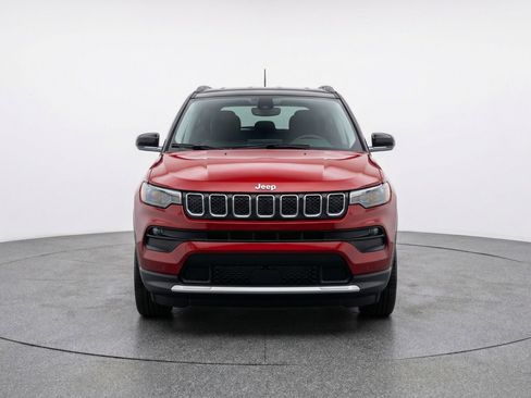 Used 2025 Jeep Compass Limited image 2