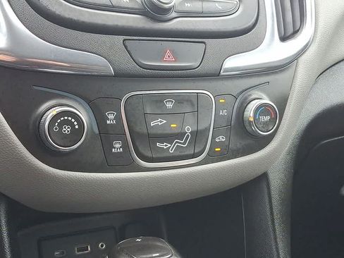 Used 2019 Chevrolet Equinox LS w/ LPO, Floor Liner Package AWD/4WD image 19