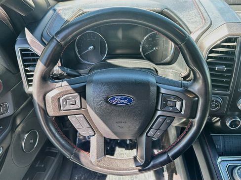 Used 2020 Ford Expedition Limited w/ Equipment Group 303A AWD/4WD image 17