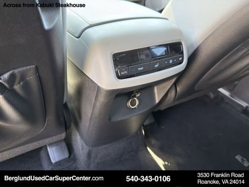 Used 2024 Hyundai Palisade SEL image 34