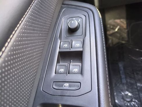 Used 2024 Volkswagen Atlas Cross Sport SE w/ Panoramic Sunroof Package image 23